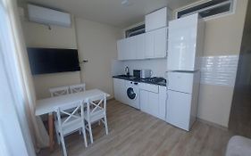 Andrew'S 2 Rooms Apartment In Batumi Ანდრიას 2 Ოთახიანი Აპარტამენტი Ბათუმში