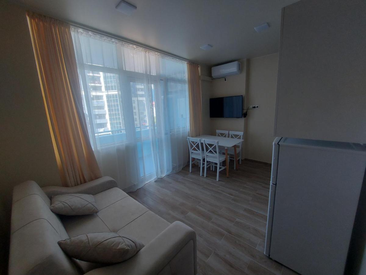 Andrew'S 2 Rooms Apartment In Batumi Ანდრიას 2 Ოთახიანი Აპარტამენტი Ბათუმში Экстерьер фото