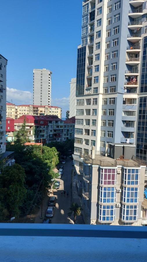 Andrew'S 2 Rooms Apartment In Batumi Ანდრიას 2 Ოთახიანი Აპარტამენტი Ბათუმში Экстерьер фото